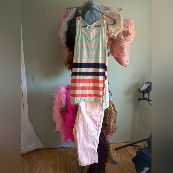 3 CUTE SUMMER OR SPRINGTIME OUTFITS SIZE XL (5-74) - Picture 2 of 6